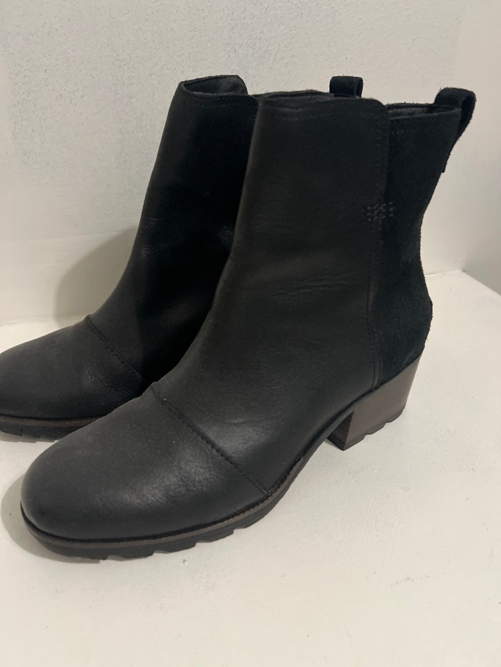 Gently Worn Sorel Black boots